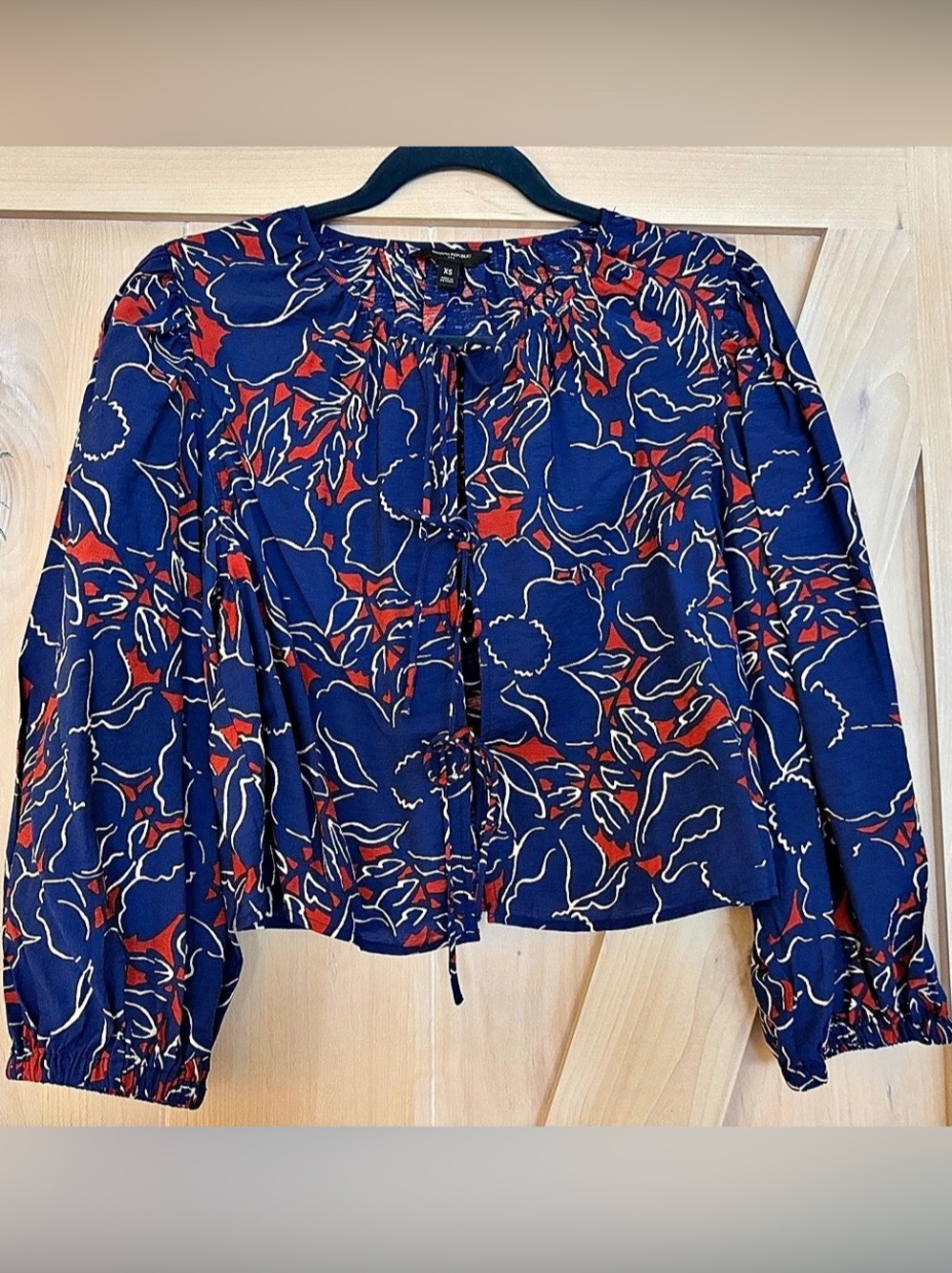 Banana Republic Blue Floral Tie Front Blouse XS NWOT
